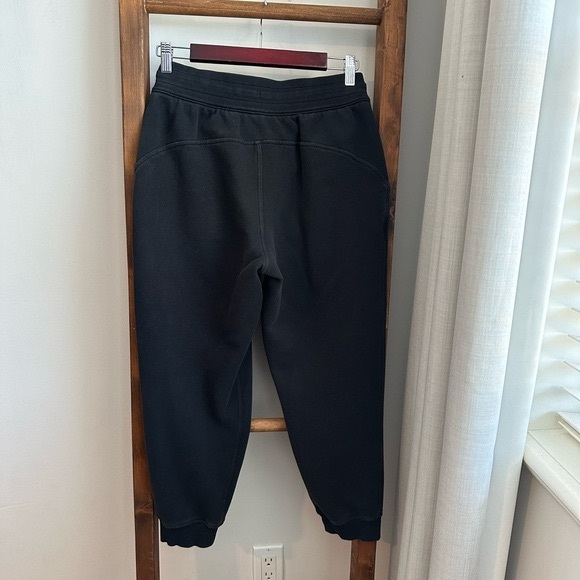 Lululemon Scuba HighRise Jogger 25 - Picture 7 of 11